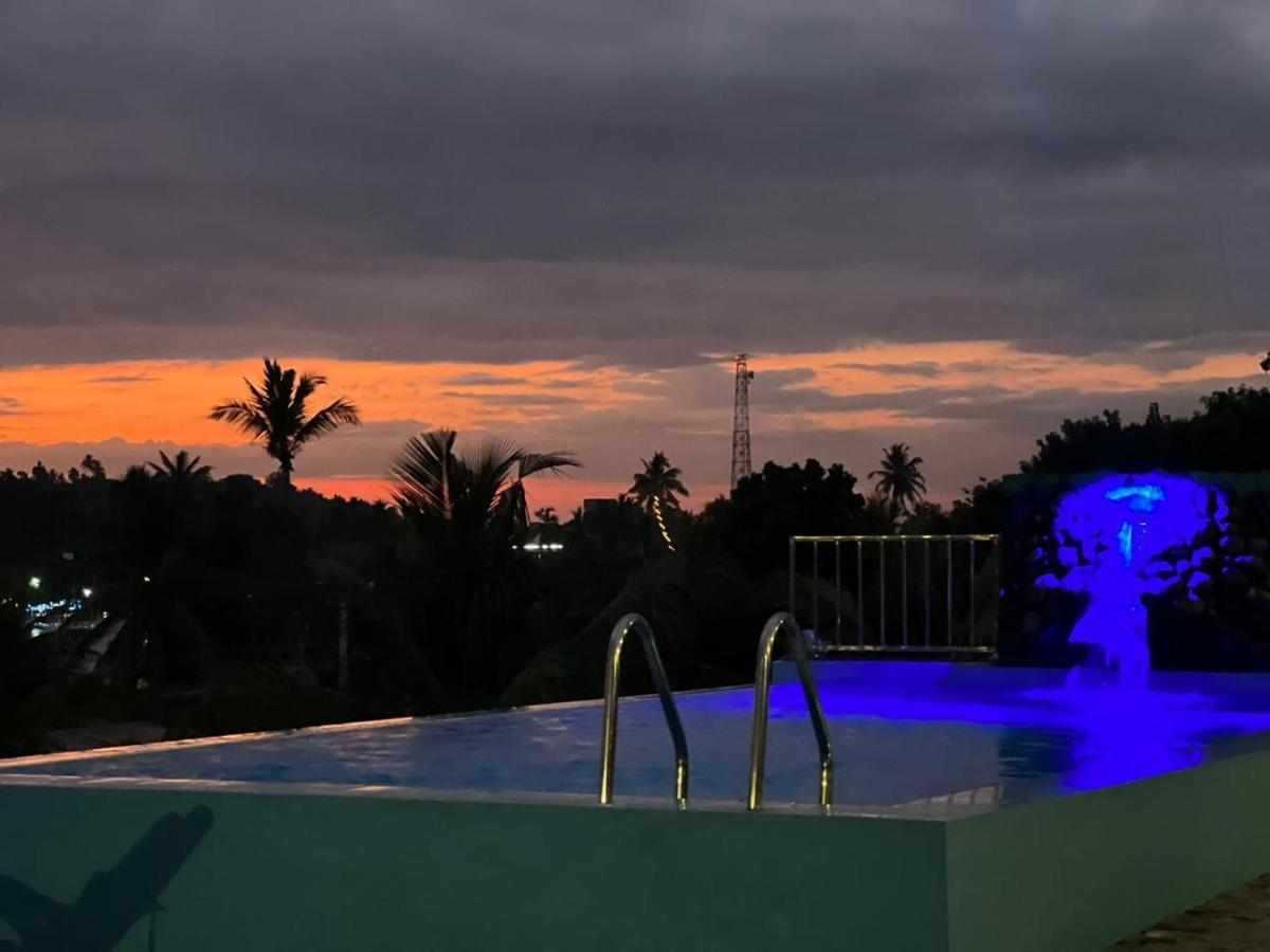 Hotel One World Mirissa Esterno foto