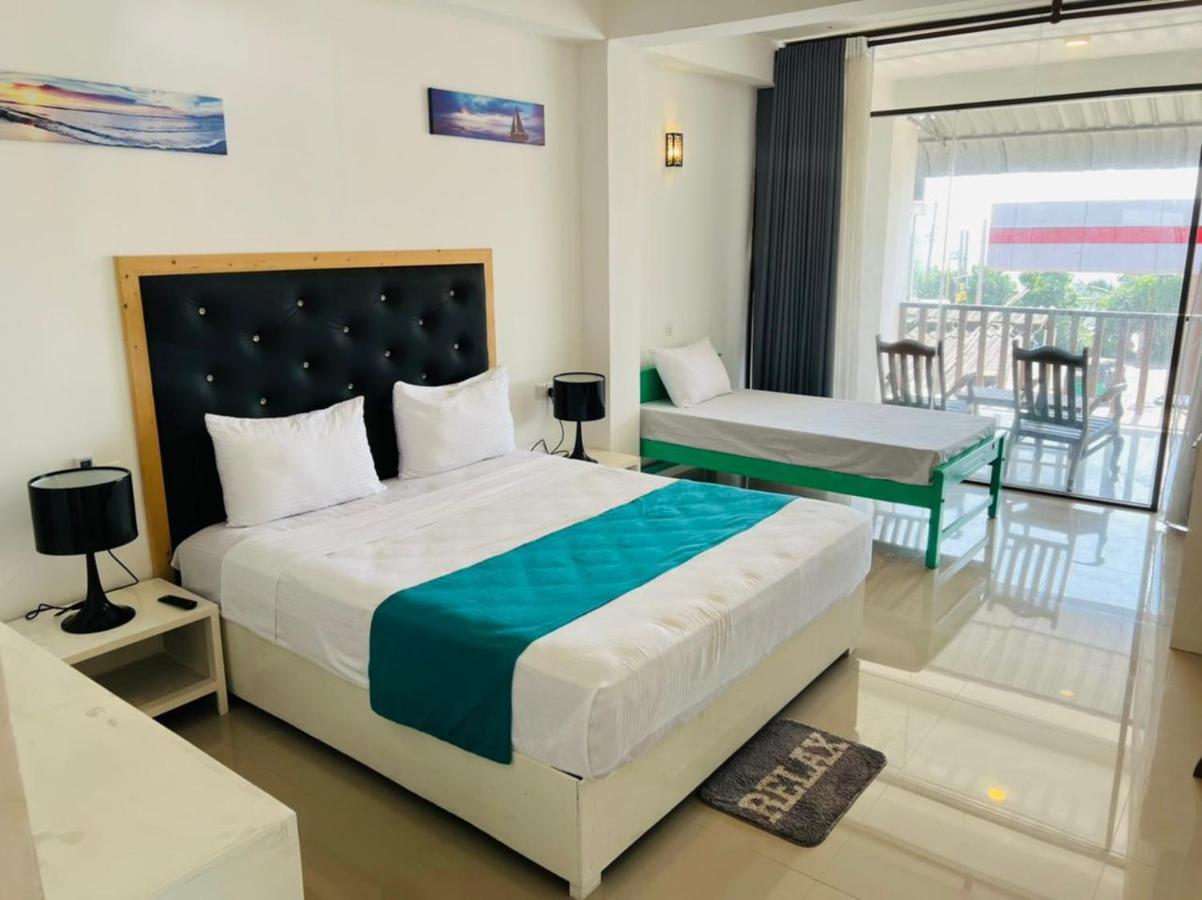 Hotel One World Mirissa Esterno foto