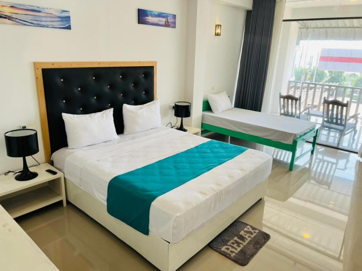 Hotel One World Mirissa Esterno foto