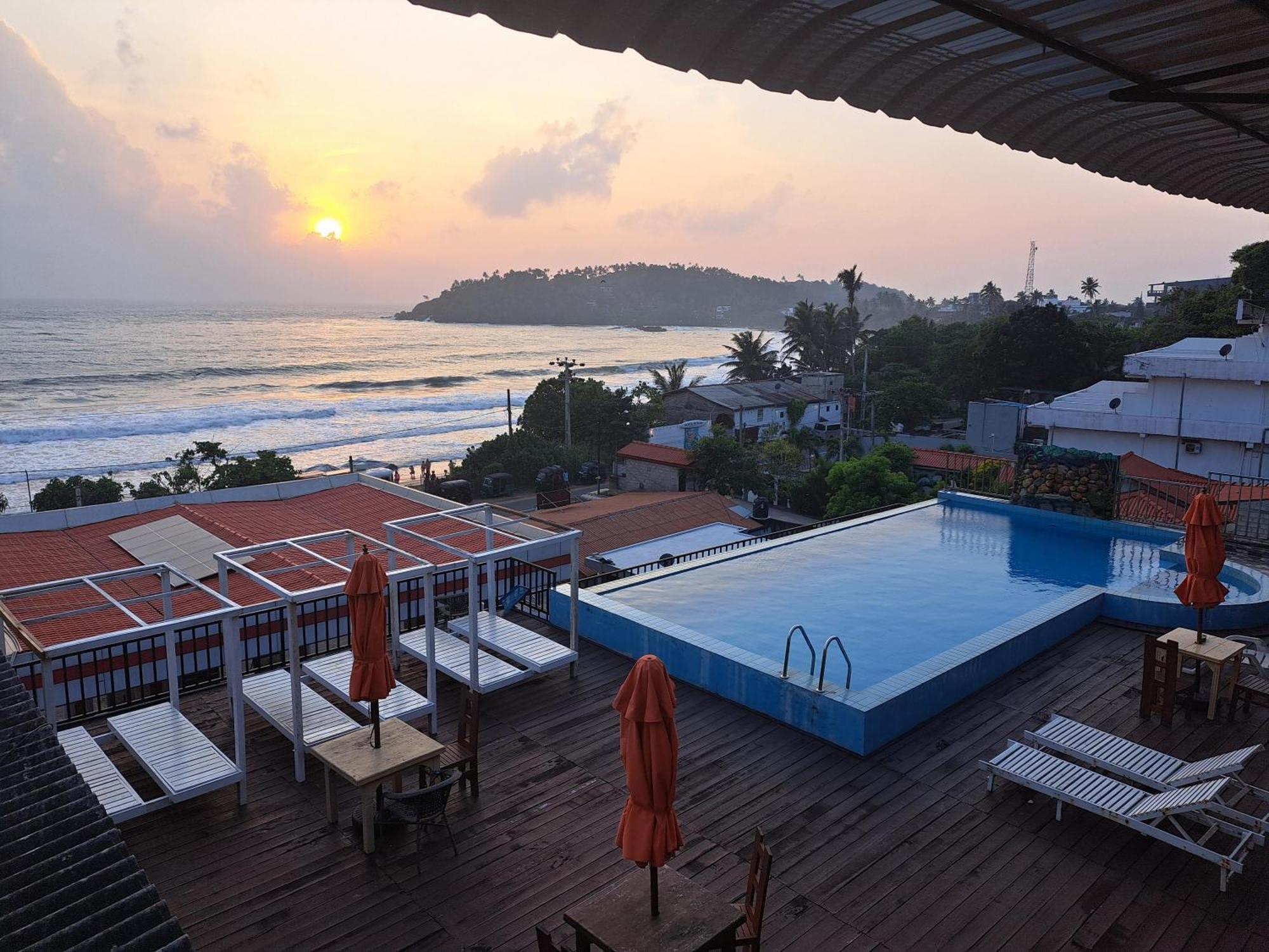 Hotel One World Mirissa Esterno foto