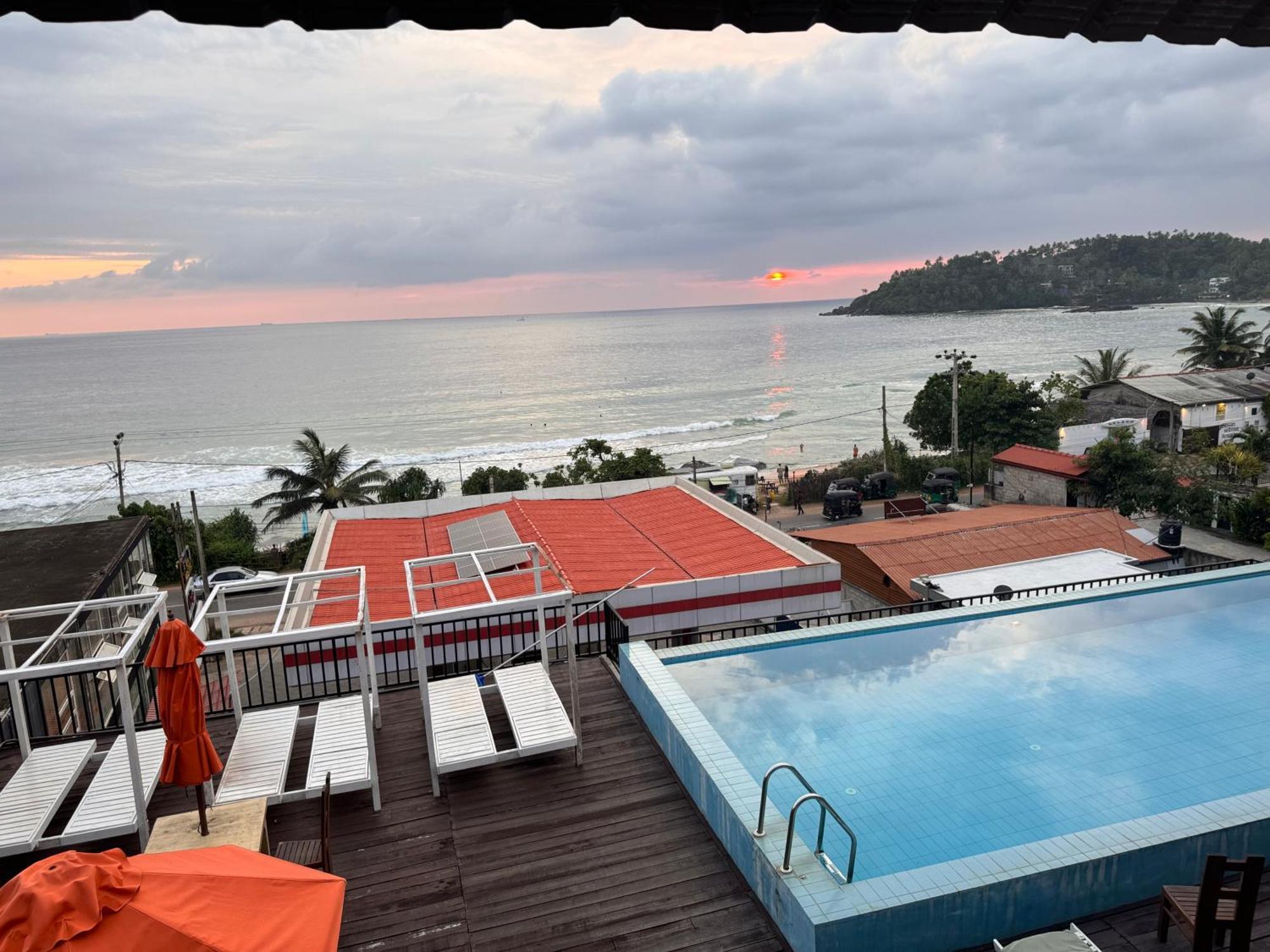 Hotel One World Mirissa Esterno foto