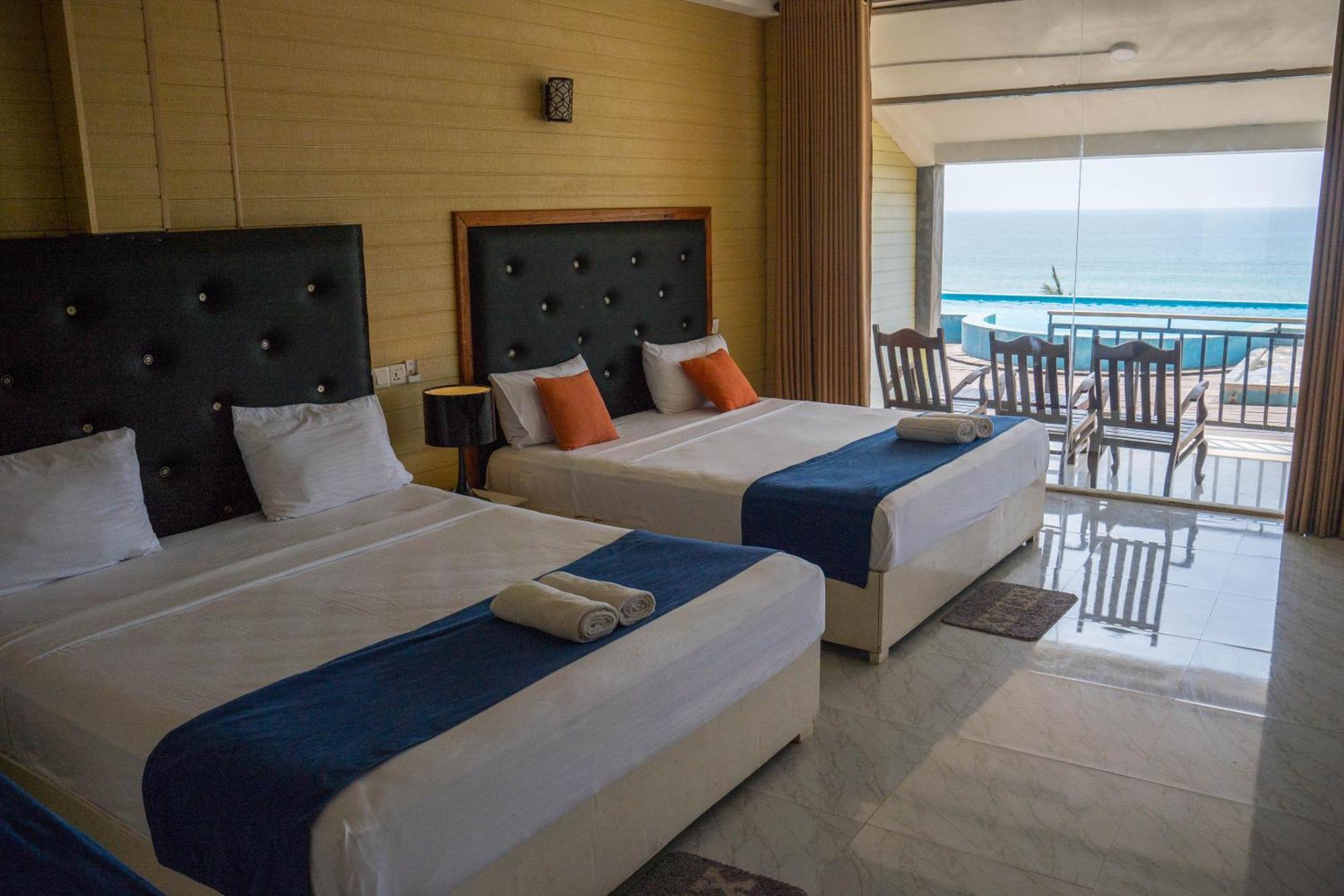 Hotel One World Mirissa Esterno foto